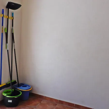 Con Piscina Les Tres Cales