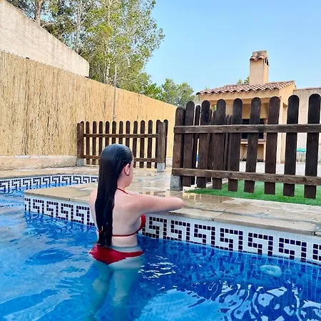 Con Piscina Les Tres Cales
